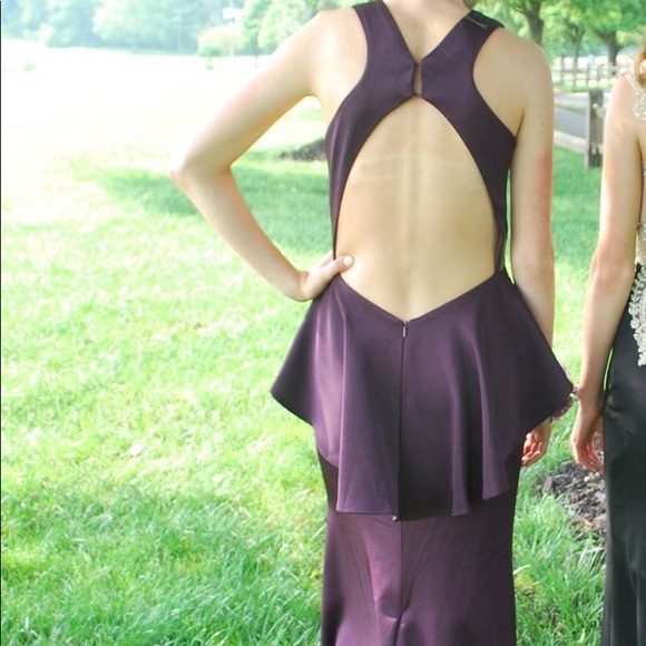 Elegant dark purple formal gown great for prom - Picture 3 of 8
